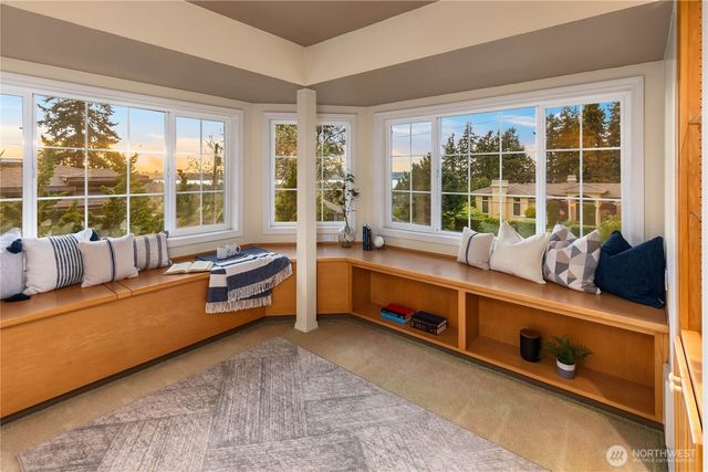 9633 NE 28th Street, Clyde Hill, WA 98004