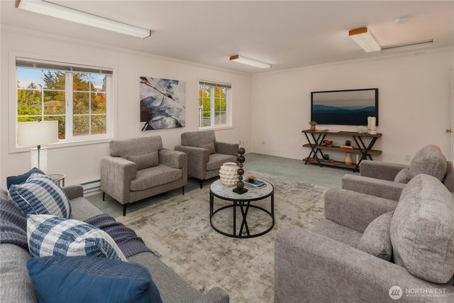9633 NE 28th Street, Clyde Hill, WA 98004