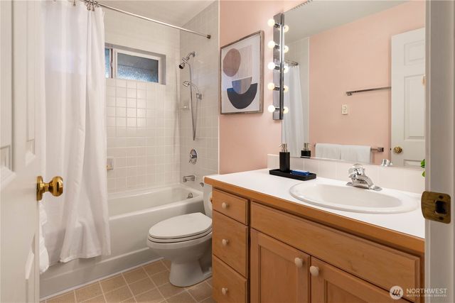 9633 NE 28th Street, Clyde Hill, WA 98004
