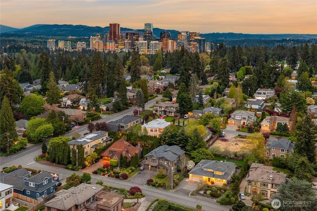 9633 NE 28th Street, Clyde Hill, WA 98004