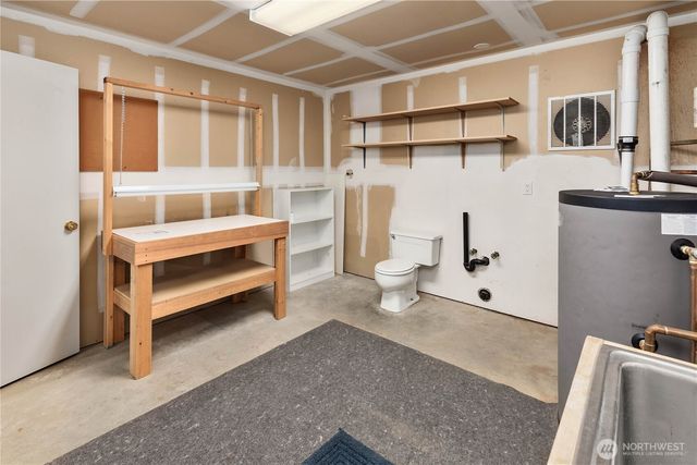 9633 NE 28th Street, Clyde Hill, WA 98004