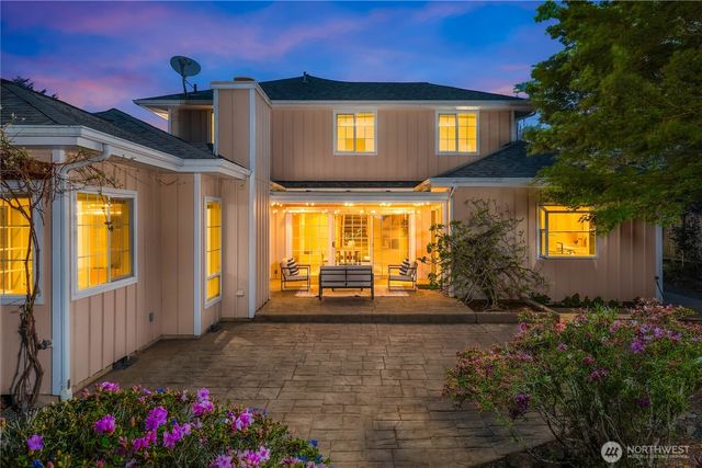 9633 NE 28th Street, Clyde Hill, WA 98004