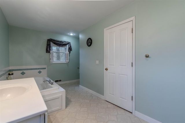 70778 Halsey Square Road, Burr Oak, MI 49030