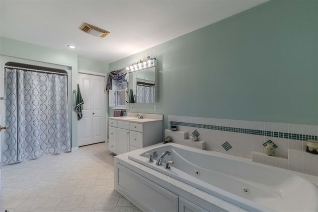 70778 Halsey Square Road, Burr Oak, MI 49030