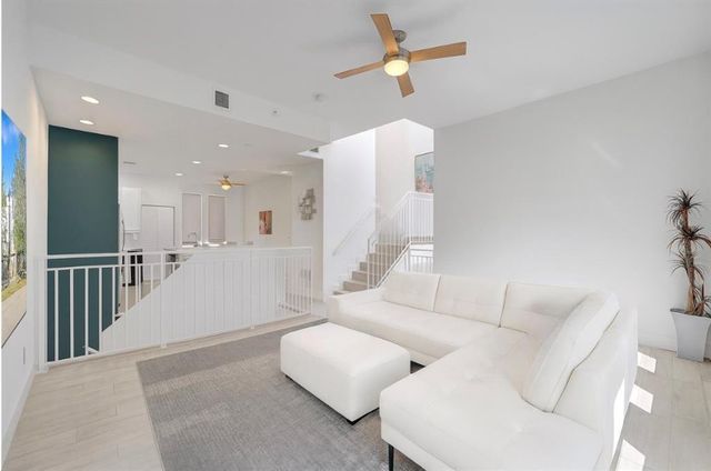 703 SE 16th Court, Fort Lauderdale, FL 33316