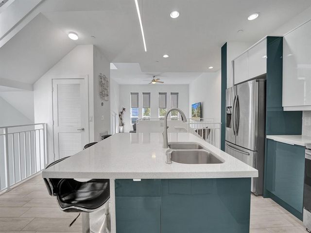 703 SE 16th Court, Fort Lauderdale, FL 33316