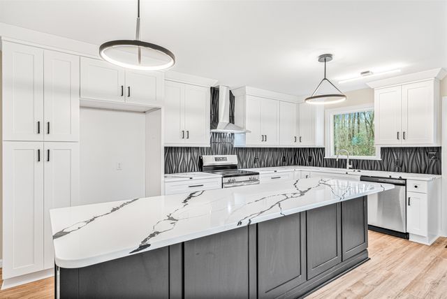 5944 Rose Hill Rd., Georgetown, SC 29440