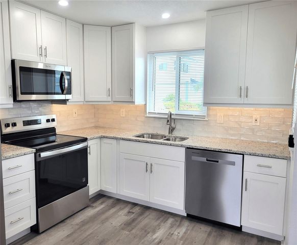 957 SANDPIPER CIRCLE 0, Bradenton, FL 34209