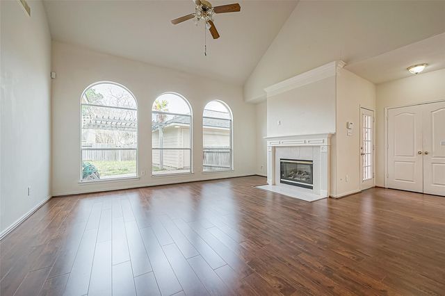 2422 Leanett Way, Pearland, TX 77584