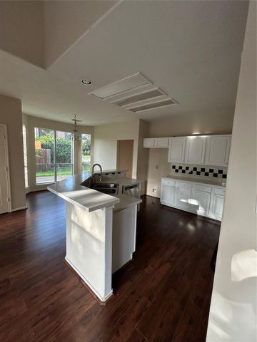 2422 Leanett Way, Pearland, TX 77584