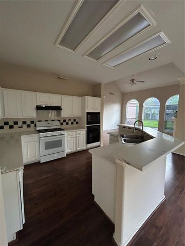 2422 Leanett Way, Pearland, TX 77584