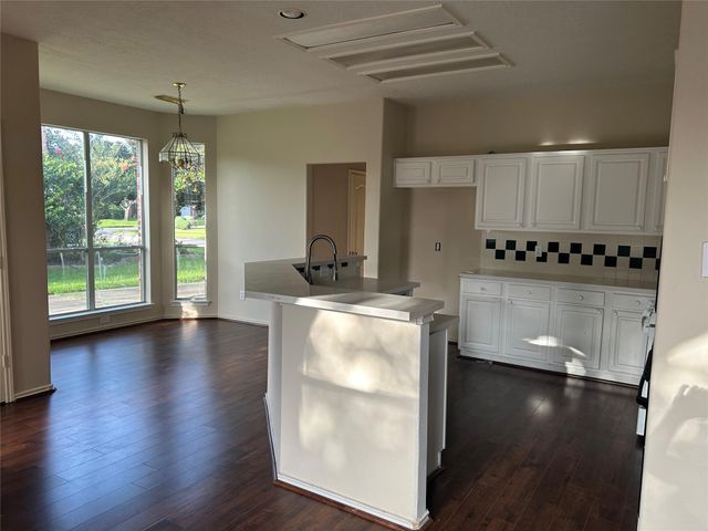 2422 Leanett Way, Pearland, TX 77584
