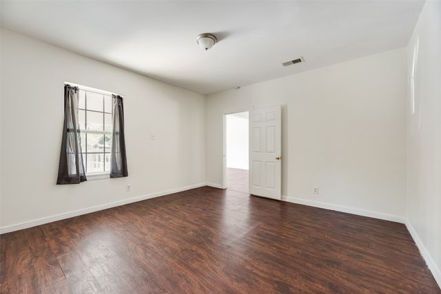 1327 E Baltimore Avenue, Fort Worth, TX 76104