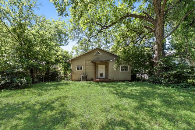 1327 E Baltimore Avenue, Fort Worth, TX 76104