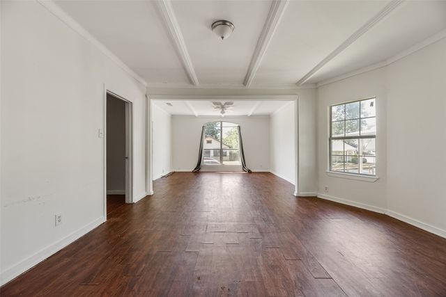 1327 E Baltimore Avenue, Fort Worth, TX 76104