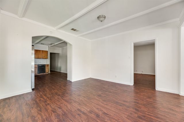 1327 E Baltimore Avenue, Fort Worth, TX 76104