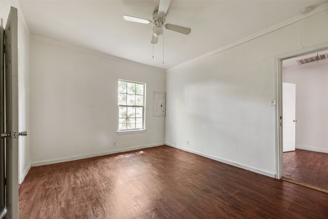 1327 E Baltimore Avenue, Fort Worth, TX 76104