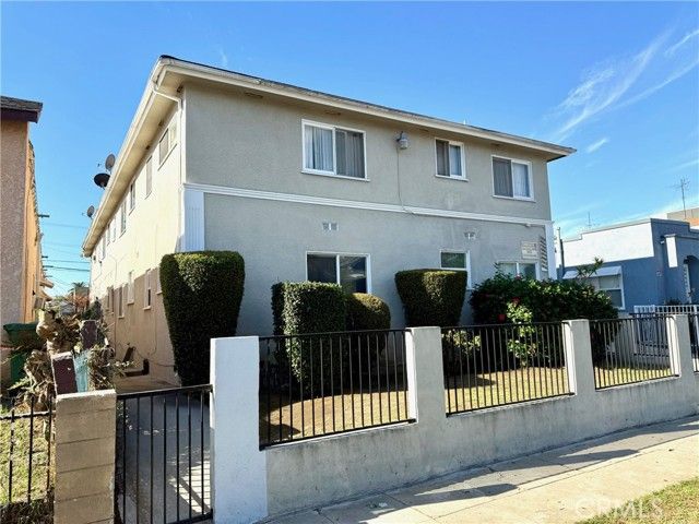 3936 Montclair, Los Angeles, CA 90018