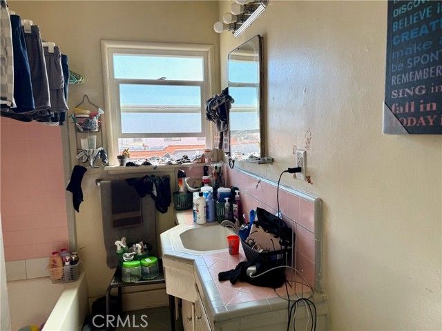 3936 Montclair, Los Angeles, CA 90018