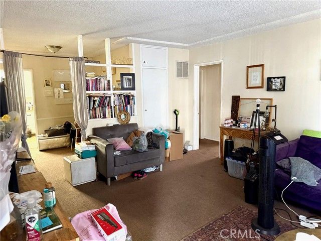 3936 Montclair, Los Angeles, CA 90018