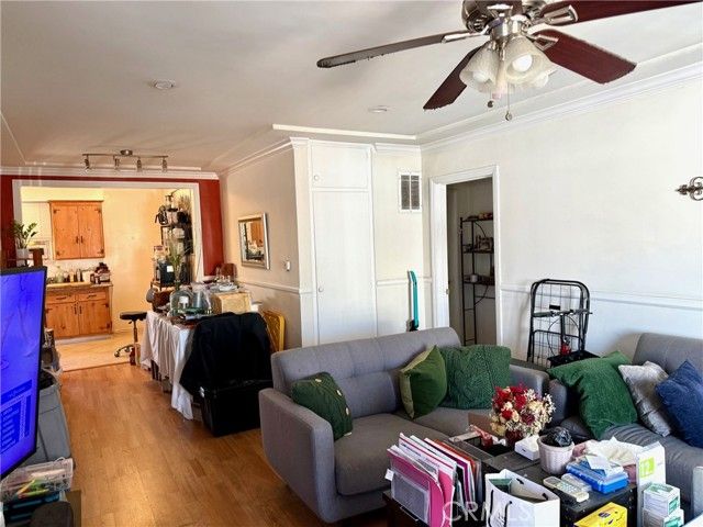 3936 Montclair, Los Angeles, CA 90018