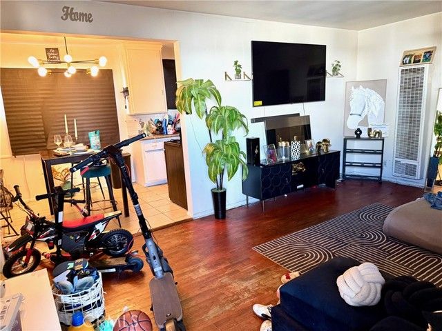 3936 Montclair, Los Angeles, CA 90018