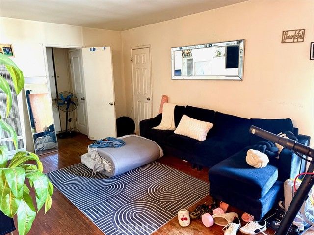 3936 Montclair, Los Angeles, CA 90018