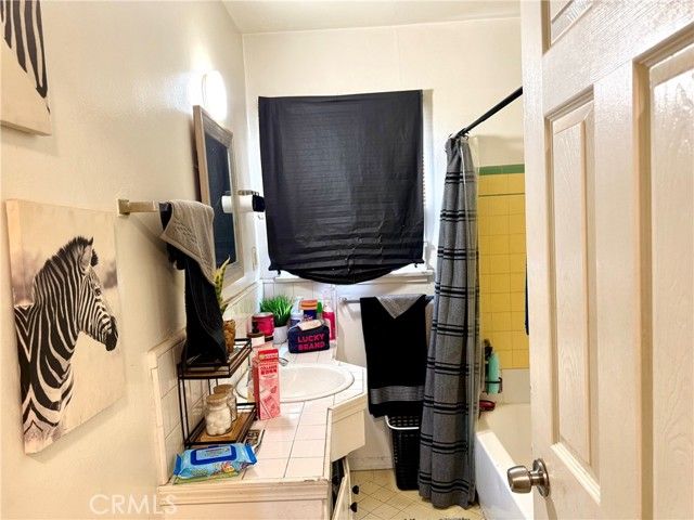 3936 Montclair, Los Angeles, CA 90018