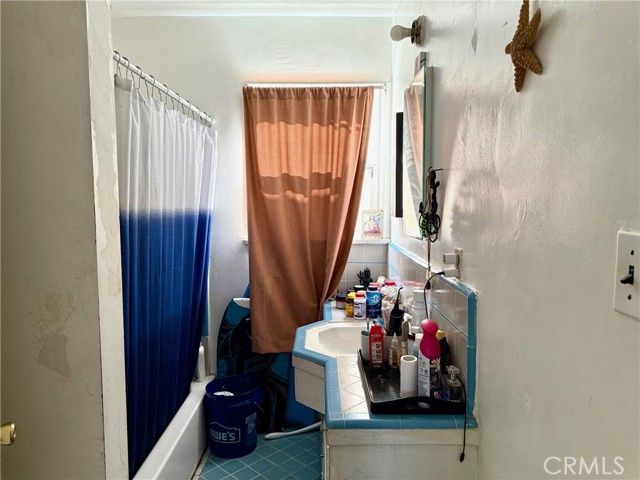 3936 Montclair, Los Angeles, CA 90018