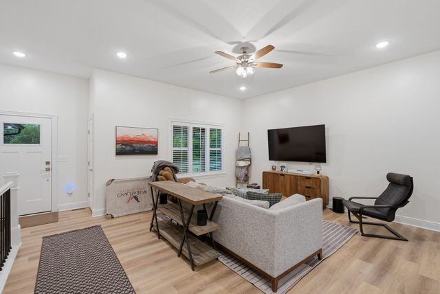 555 S Arbor Valley Way, Valley Center, KS 67147