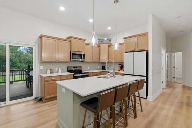 555 S Arbor Valley Way, Valley Center, KS 67147