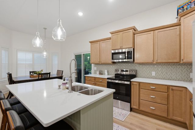 555 S Arbor Valley Way, Valley Center, KS 67147