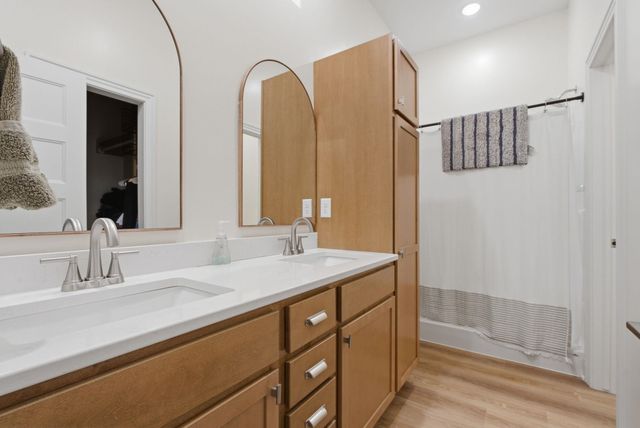 555 S Arbor Valley Way, Valley Center, KS 67147