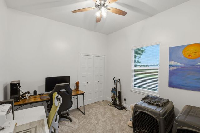 555 S Arbor Valley Way, Valley Center, KS 67147
