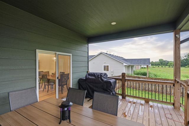 555 S Arbor Valley Way, Valley Center, KS 67147