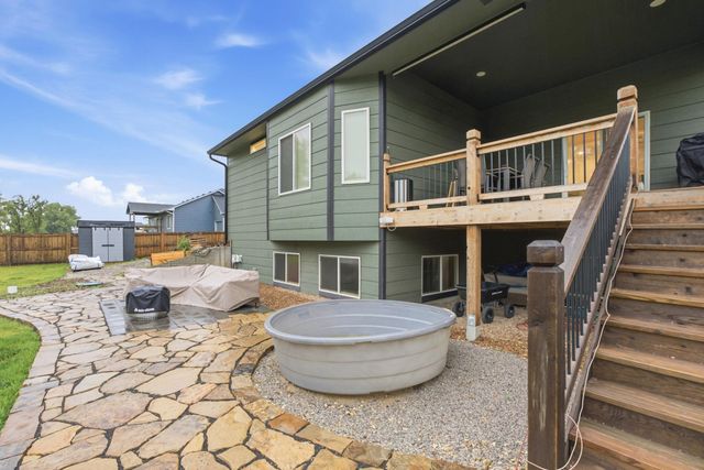 555 S Arbor Valley Way, Valley Center, KS 67147