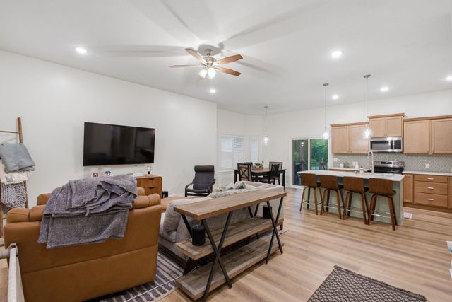 555 S Arbor Valley Way, Valley Center, KS 67147