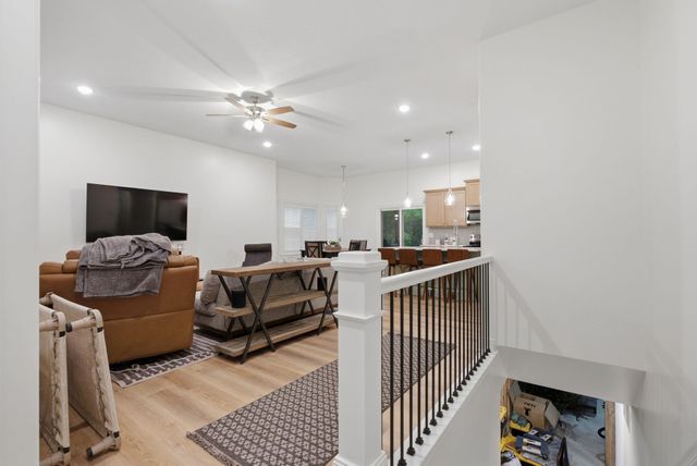 555 S Arbor Valley Way, Valley Center, KS 67147