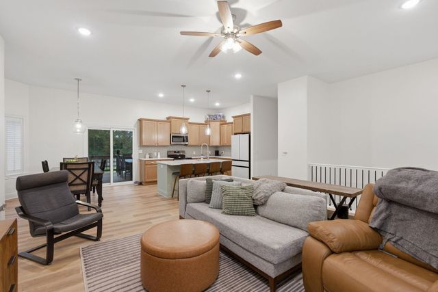 555 S Arbor Valley Way, Valley Center, KS 67147