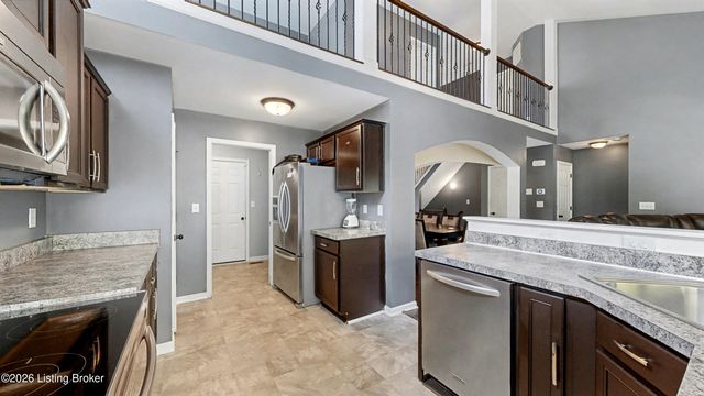 309 Rockcrest View Ct, Louisville, KY 40245