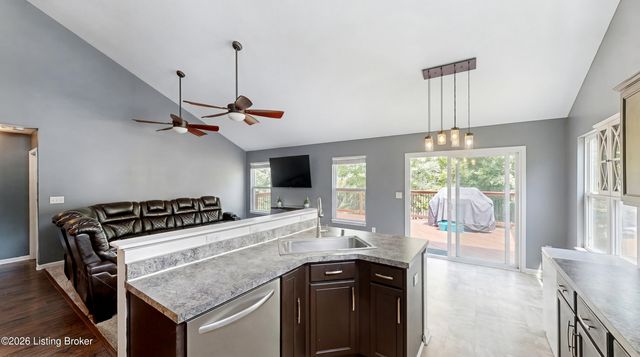 309 Rockcrest View Ct, Louisville, KY 40245