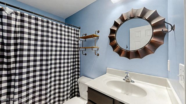 309 Rockcrest View Ct, Louisville, KY 40245