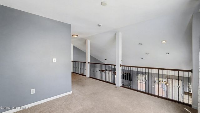 309 Rockcrest View Ct, Louisville, KY 40245