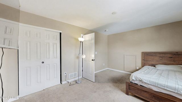 309 Rockcrest View Ct, Louisville, KY 40245