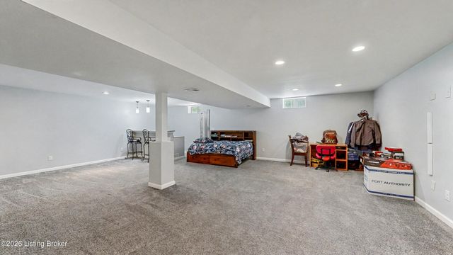 309 Rockcrest View Ct, Louisville, KY 40245