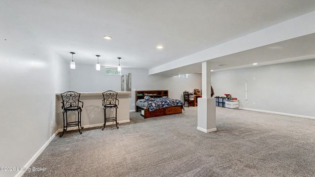 309 Rockcrest View Ct, Louisville, KY 40245