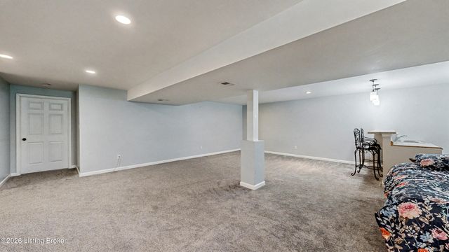 309 Rockcrest View Ct, Louisville, KY 40245