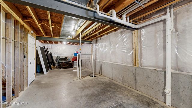 309 Rockcrest View Ct, Louisville, KY 40245