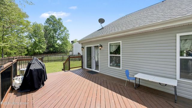 309 Rockcrest View Ct, Louisville, KY 40245