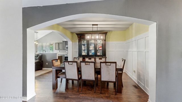 309 Rockcrest View Ct, Louisville, KY 40245